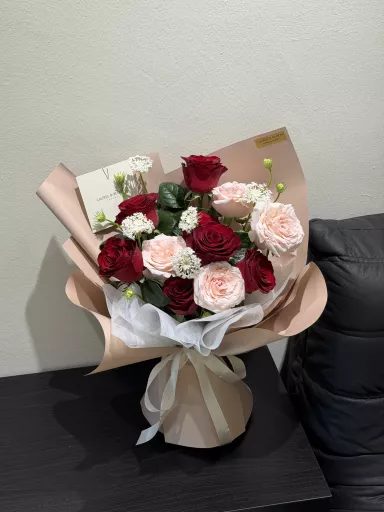 Crimson Blush Bouquet 🌹