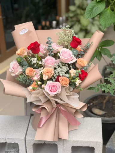 Blush Romance Premium Rose Bouquet (Fresh Flower)