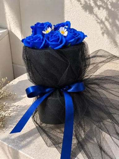 ROYAL BLUE & BLACK TULLE SOAP ROSE BOUQUET