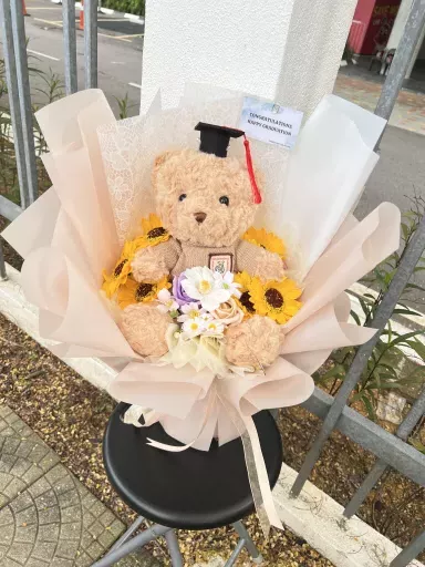 🎓Sunshine Graduation Bear Bouquet