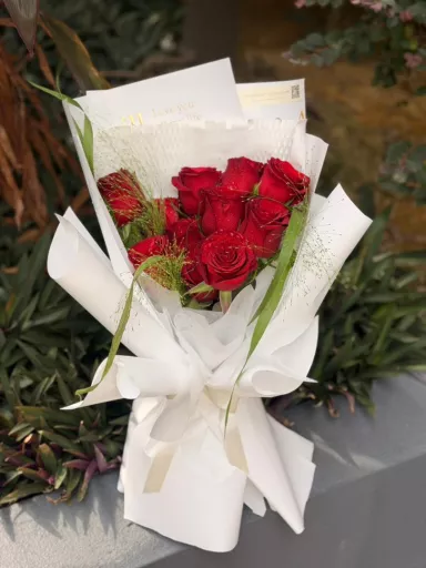 Classic Red Rose Bouquet (Fresh Flower)