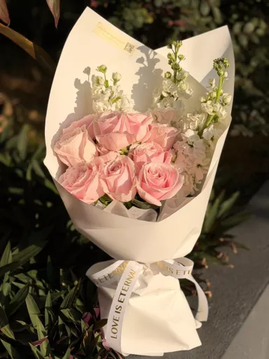 Blush Grace Rose Bouquet (Fresh Flower)
