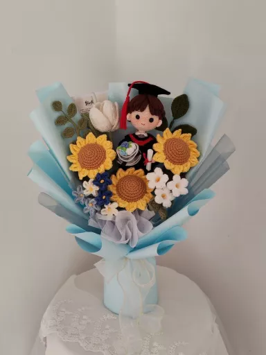 Handmade Crochet Graduation Boy Doll Flower Bouquet | 男毕业娃花束