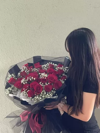 Classic Red Rose Bouquet (Fresh Flower)