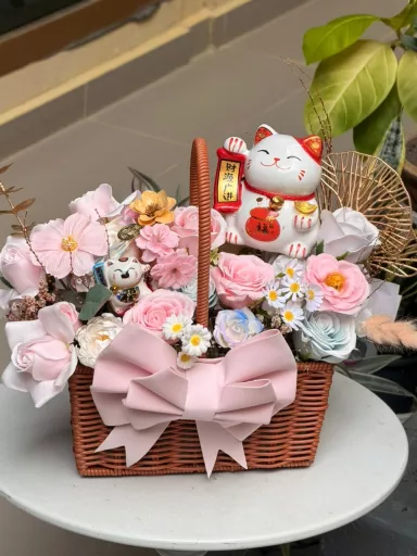 Fortune Cat Bloom Basket (Soap Flower)